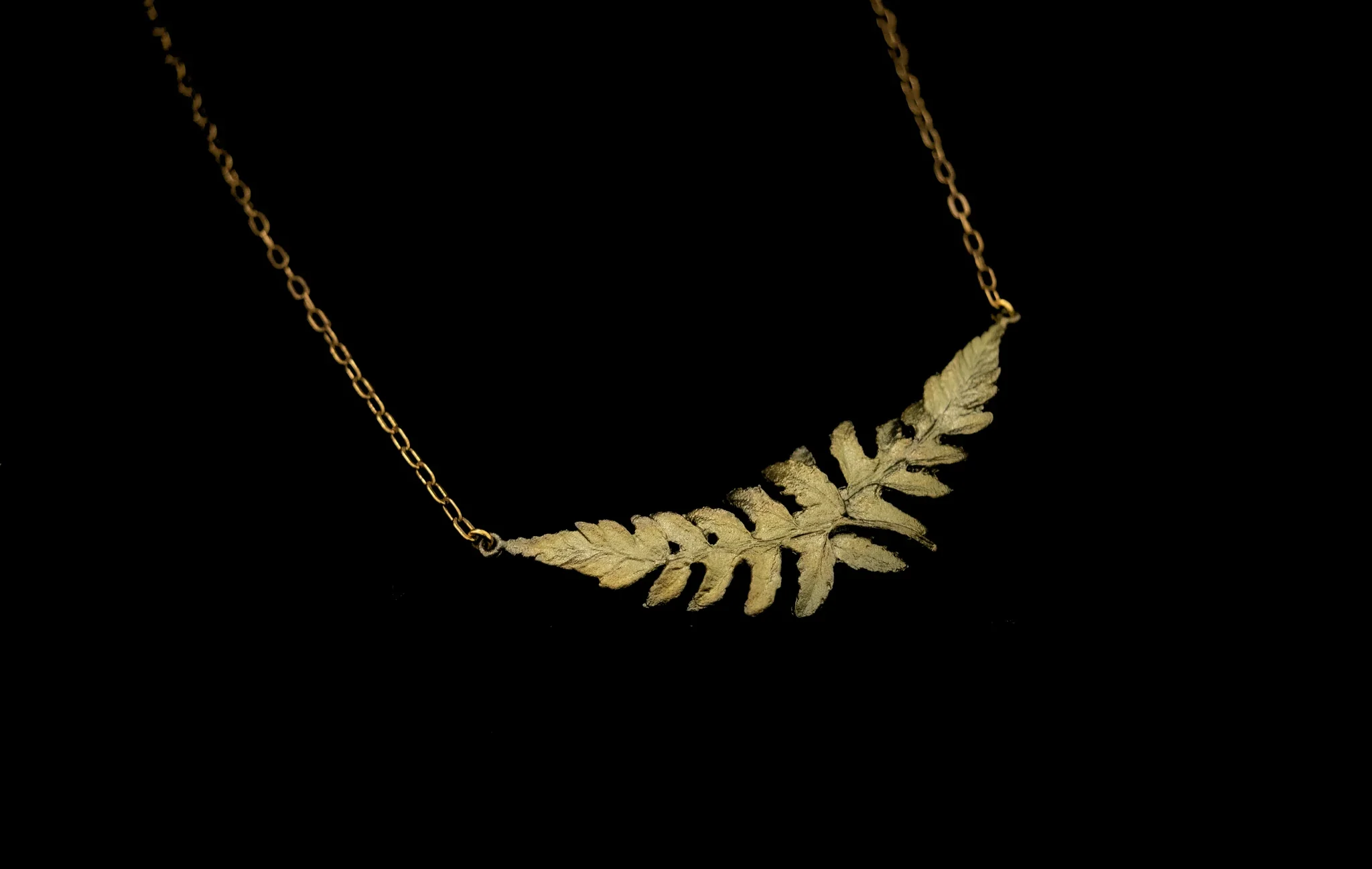 Dainty Fern Pendant Neclace - Image 4