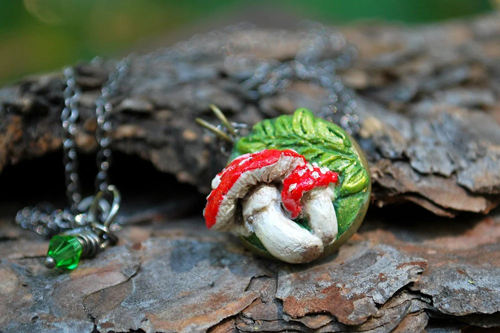 Mushroom Cameo Necklace - Image 4