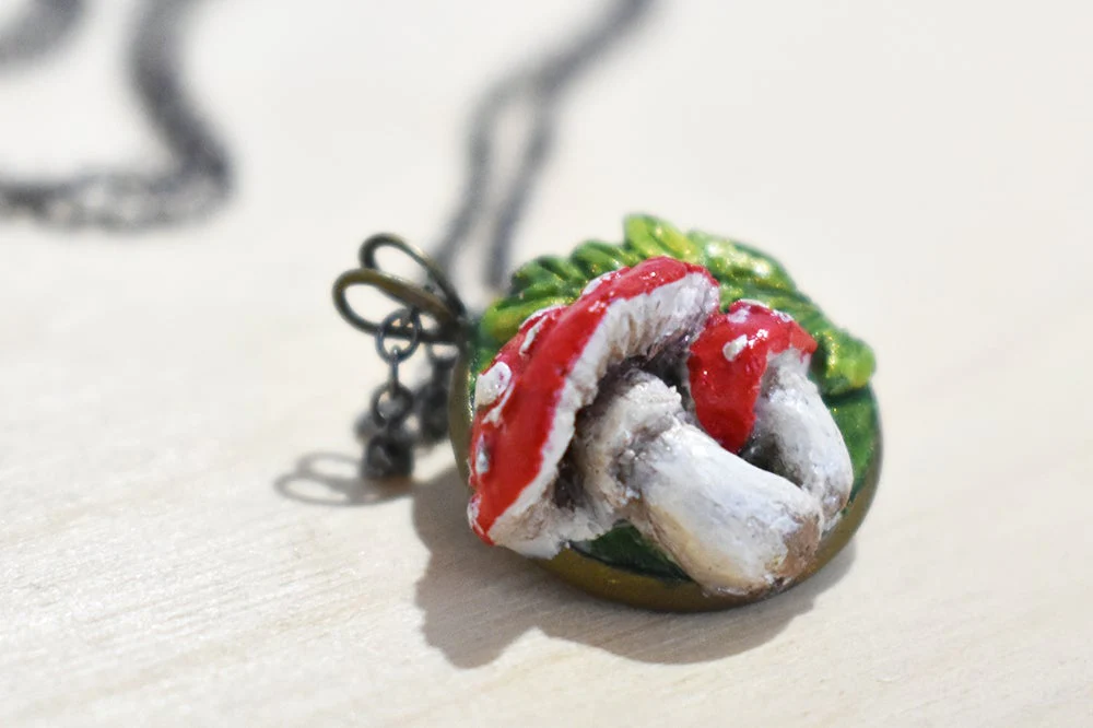 Mushroom Cameo Necklace - Image 7