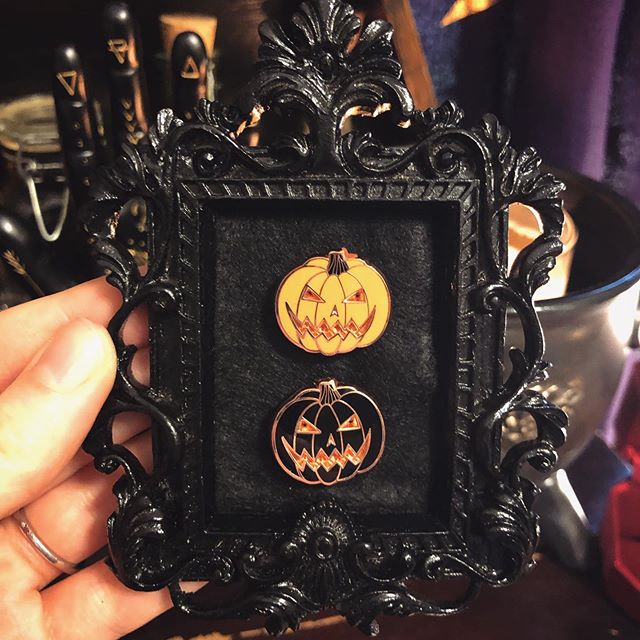 Orange Jack-o-Lantern Enamel Pin - Image 3
