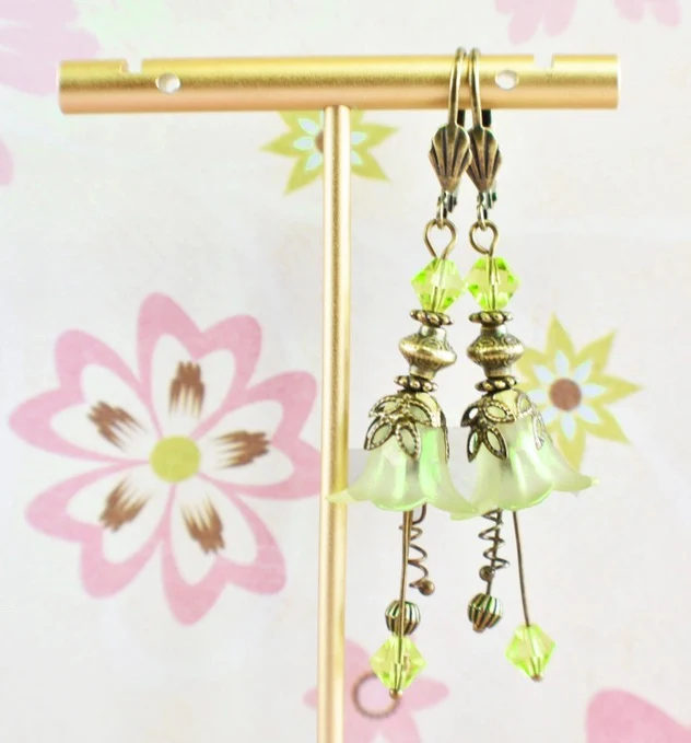 Peridot Lucite Flower Earrings - Image 4