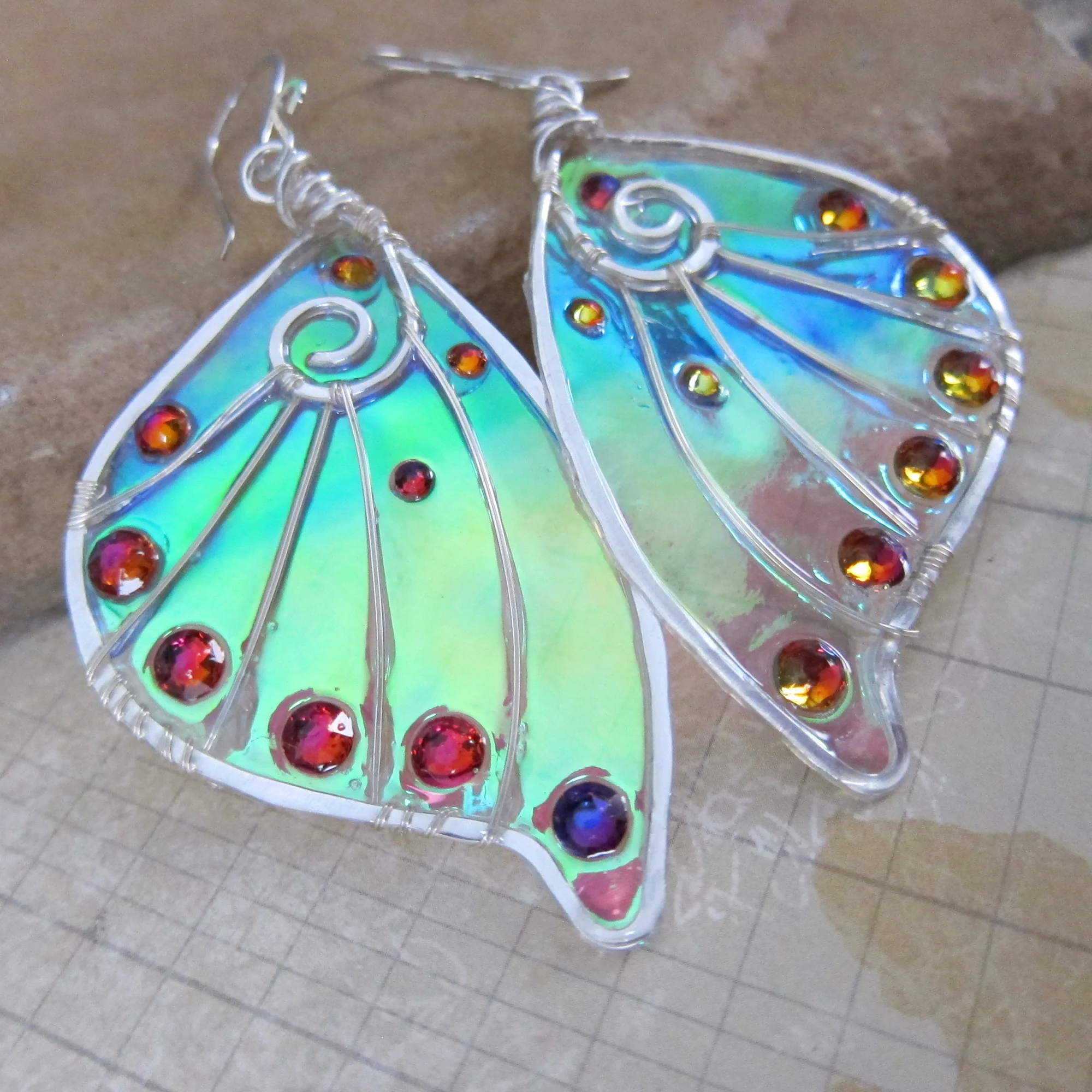 Elf Queen Faery Wing Earrings - Image 4