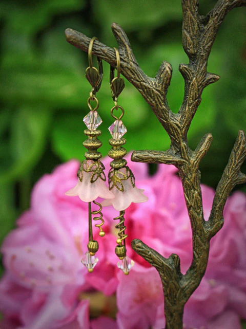 Pink Lucite Flower Earrings - Image 6